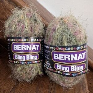 Bernat Yarn Bling Bling Spotlight Sage 100% Nylon 2 Skiens x 1.75oz 50g